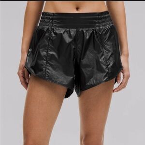 NWT Lululemon Hotty Hot High-Rise Lined Short 4" Matte Sheen peloton